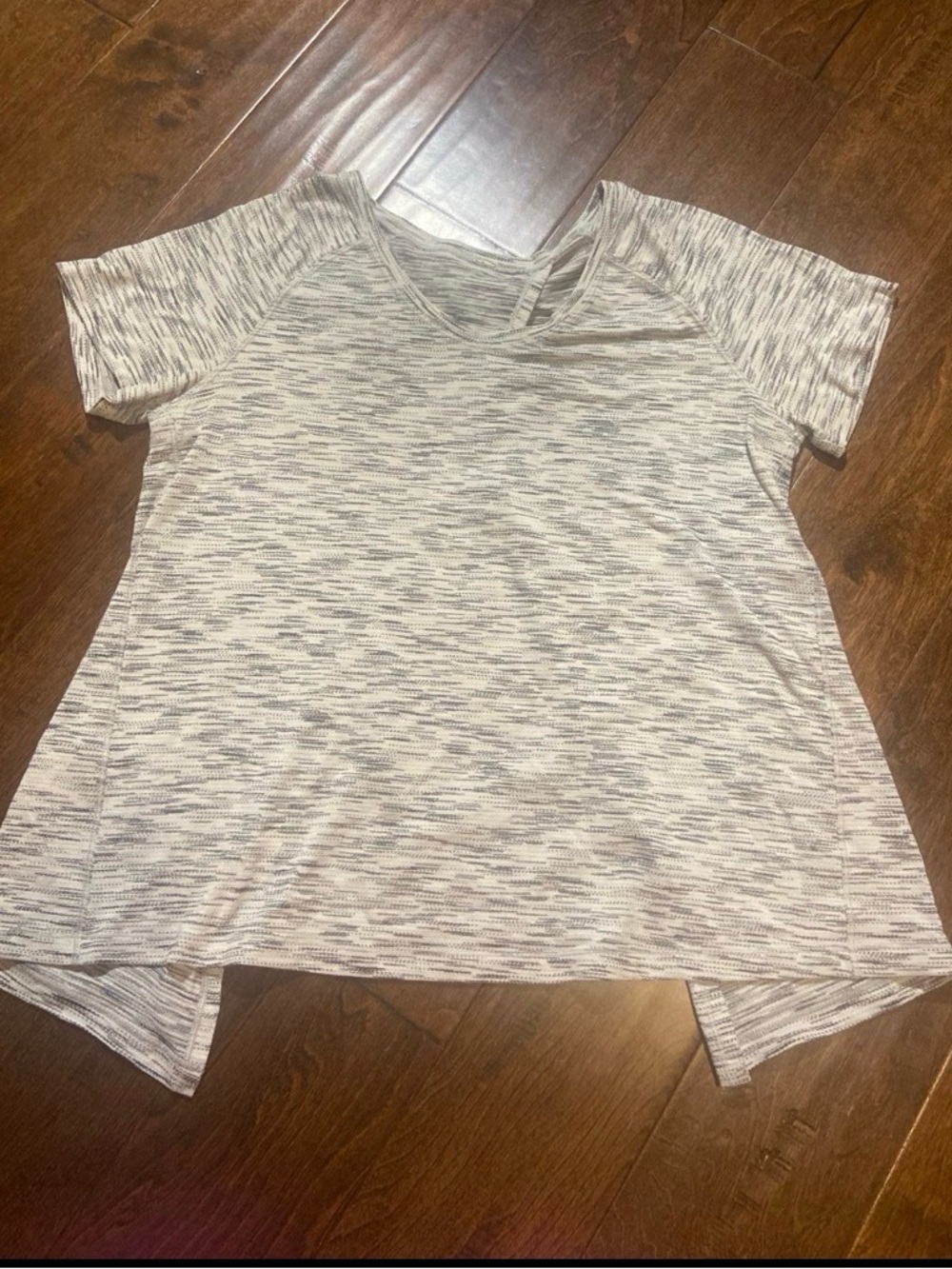 Lululemon open back/tie knot space gray color size 4 - Picture 3 of 5